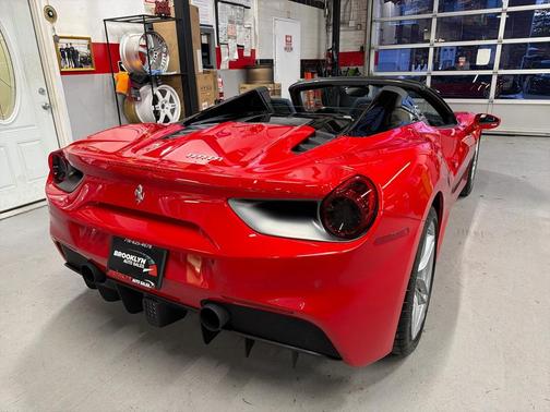 2018 Ferrari 488 Spider Base