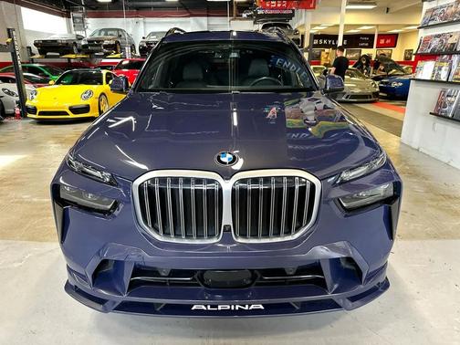 2025 BMW ALPINA XB7 Base