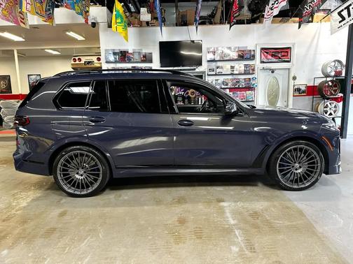 2025 BMW ALPINA XB7 Base