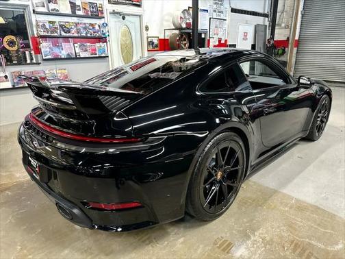 2025 Porsche 911 Carrera