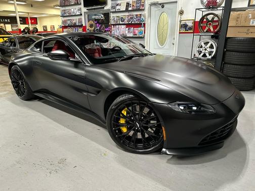 2022 Aston Martin Vantage Coupe