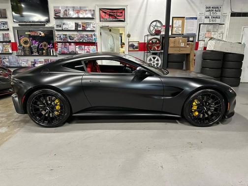 2022 Aston Martin Vantage Coupe