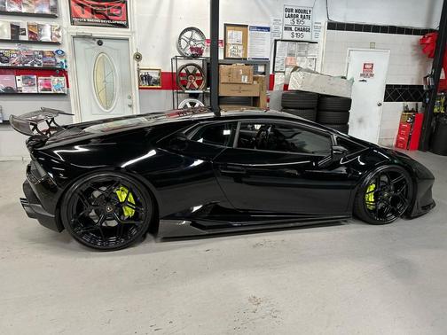 2017 Lamborghini Huracan LP580-2