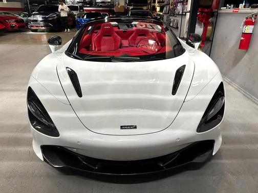 2022 McLaren 720S Base