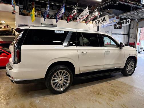 2023 Cadillac Escalade ESV Premium Luxury