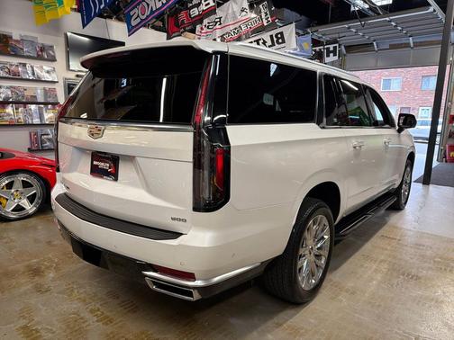 2023 Cadillac Escalade ESV Premium Luxury