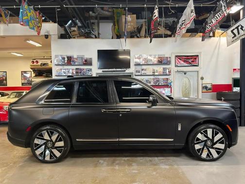 Black 2025 Rolls-Royce Cullinan RR