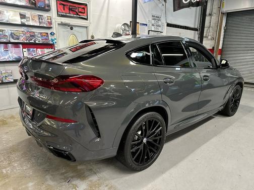 2022 BMW X6 M50i