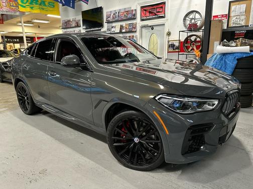 2022 BMW X6 M50i