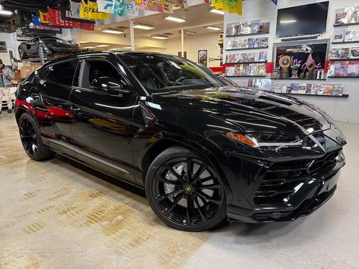 2021 Lamborghini Urus Base