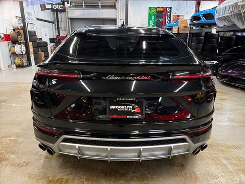 2021 Lamborghini Urus Base