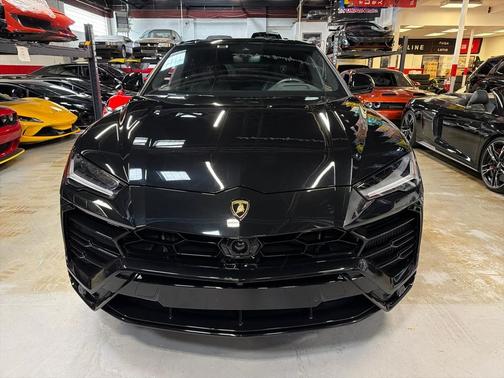 2021 Lamborghini Urus Base