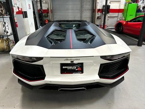 2016 Lamborghini Aventador LP700-4 Roadster Pirelli Edition
