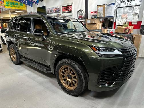 2024 Lexus LX 600 Luxury