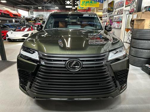 2024 Lexus LX 600 Luxury