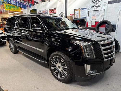 2019 Cadillac Escalade ESV Standard