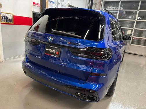 2023 BMW X7 M60i