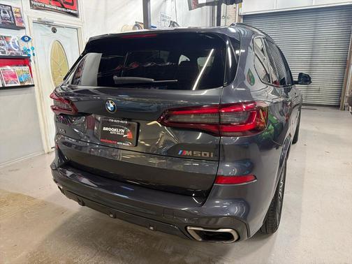 2022 BMW X5 M50i