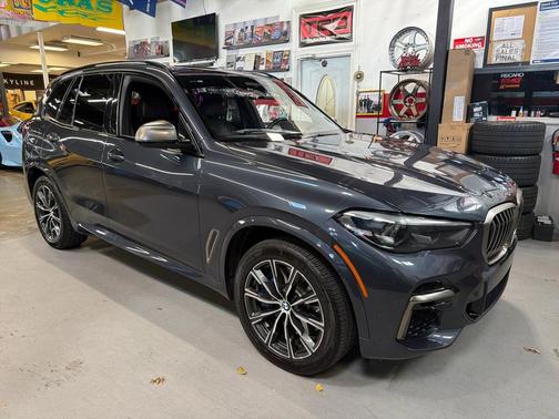2022 BMW X5 M50i