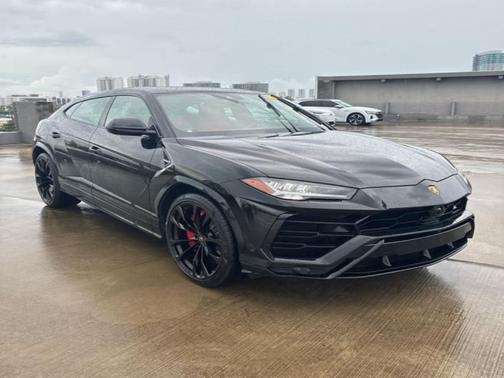 2022 Lamborghini Urus Base