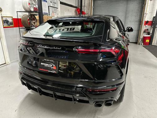 2022 Lamborghini Urus Base