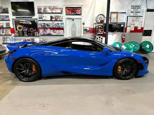 2021 McLaren 720S Base