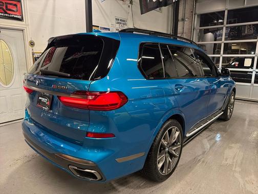 2021 BMW X7 M50i