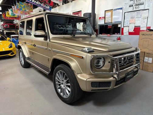Gold 2023 Mercedes-Benz G-Class G550