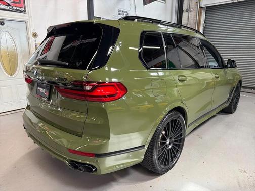 Green 2022 BMW ALPINA XB7 Base