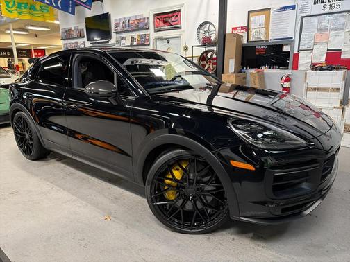 2023 Porsche Cayenne Turbo GT