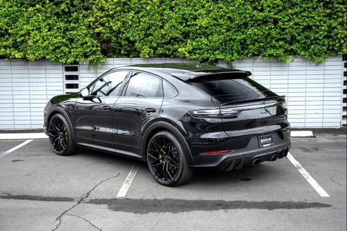 2023 Porsche Cayenne Turbo GT