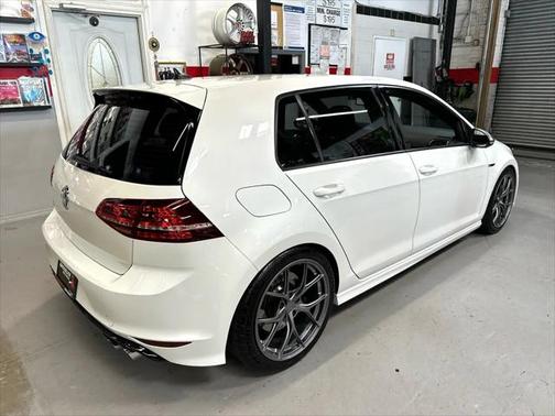 2016 Volkswagen Golf R 4-Door w/DCC & Navigation