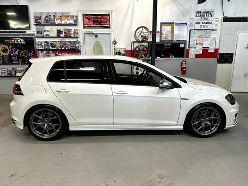 2016 Volkswagen Golf R 4-Door w/DCC & Navigation