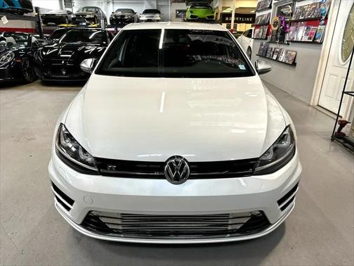 2016 Volkswagen Golf R 4-Door w/DCC & Navigation