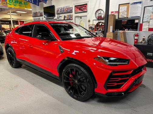 2020 Lamborghini Urus Base