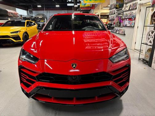 2020 Lamborghini Urus Base