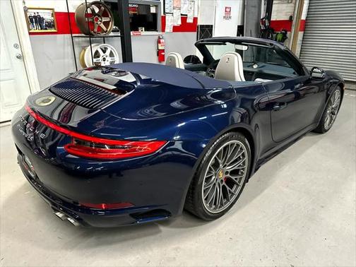2018 Porsche 911 Carrera 4S Cabriolet