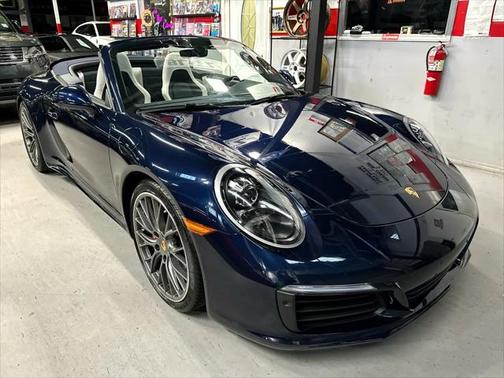2018 Porsche 911 Carrera 4S Cabriolet