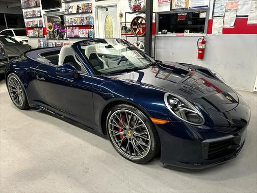 2018 Porsche 911 Carrera 4S Cabriolet