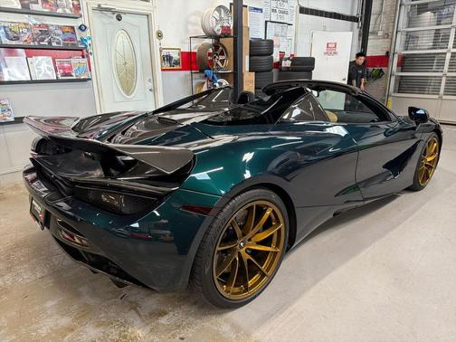 2023 McLaren 720S Base