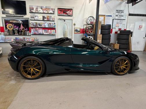 2023 McLaren 720S Base