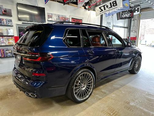 2023 BMW ALPINA XB7 Base