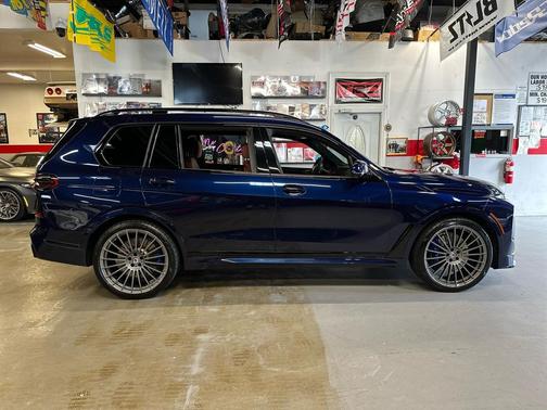 2023 BMW ALPINA XB7 Base
