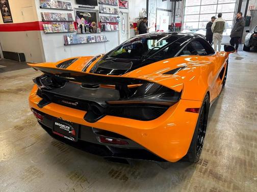 2019 McLaren 720S Base