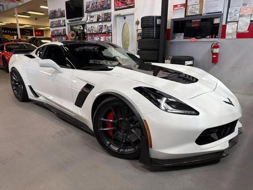 White 2017 Chevrolet Corvette Z06