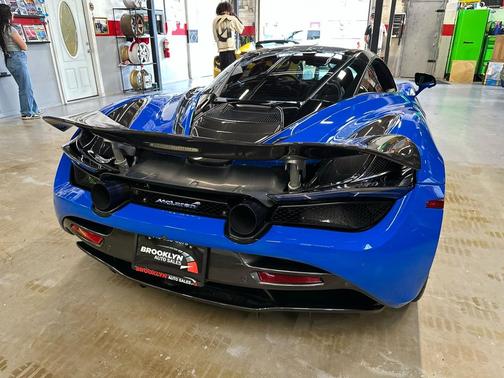 2019 McLaren 720S Base