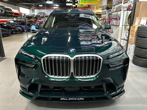 2024 BMW ALPINA XB7 Base
