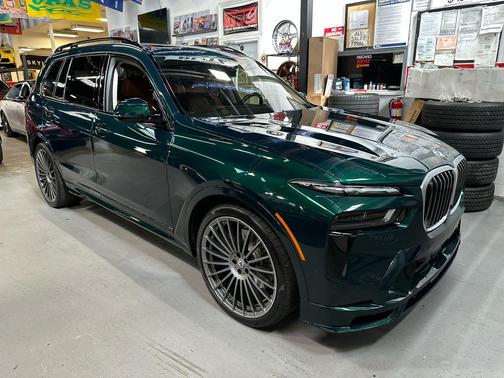 2024 BMW ALPINA XB7 Base