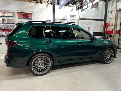 2024 BMW ALPINA XB7 Base