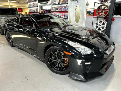 2018 Nissan GT-R Premium